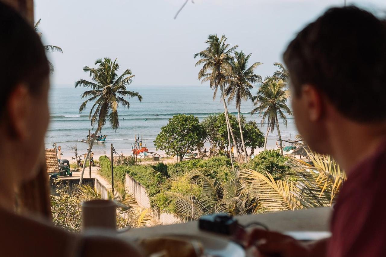 Lucky'S Surf Camp Bed and Breakfast Weligama Exteriör bild