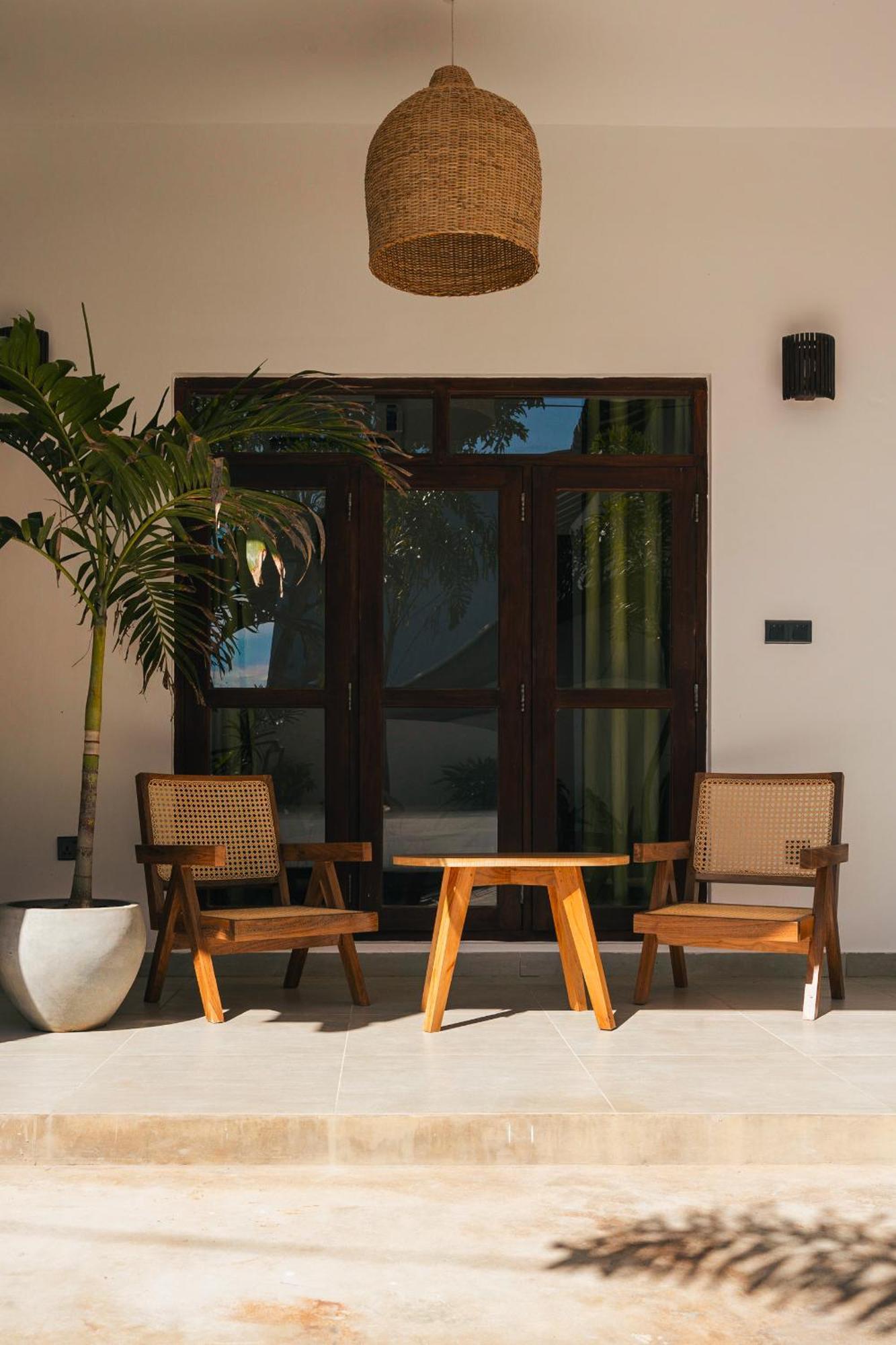 Lucky'S Surf Camp Bed and Breakfast Weligama Exteriör bild