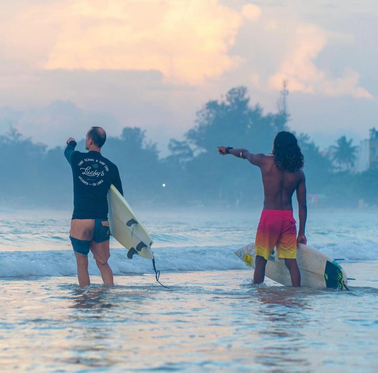 Lucky'S Surf Camp Bed and Breakfast Weligama Exteriör bild