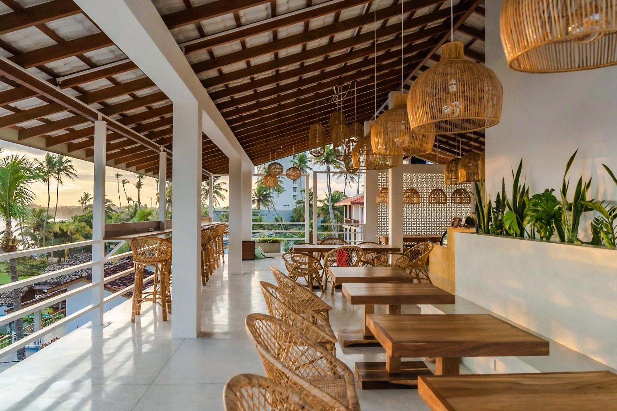 Lucky'S Surf Camp Bed and Breakfast Weligama Exteriör bild