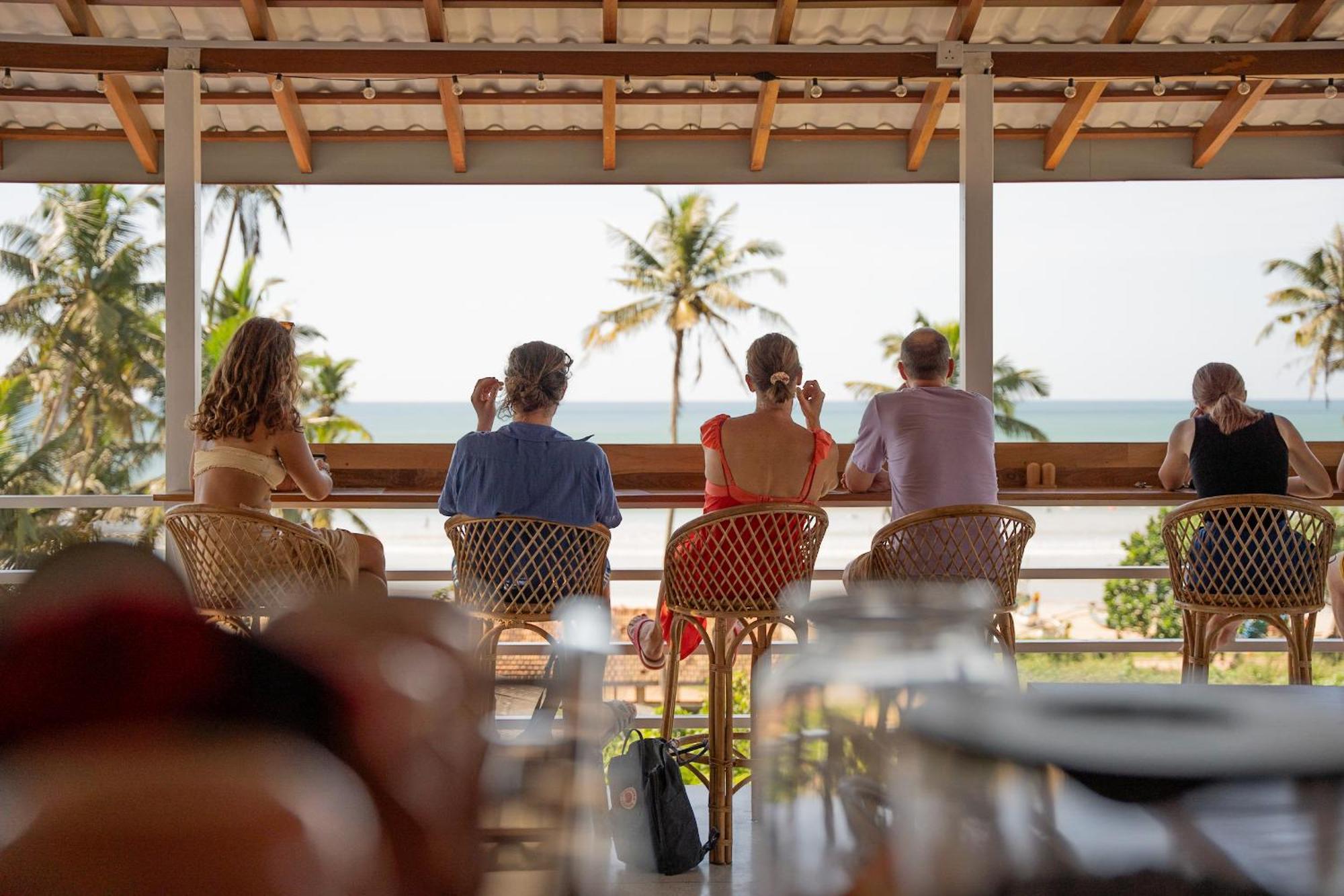 Lucky'S Surf Camp Bed and Breakfast Weligama Exteriör bild
