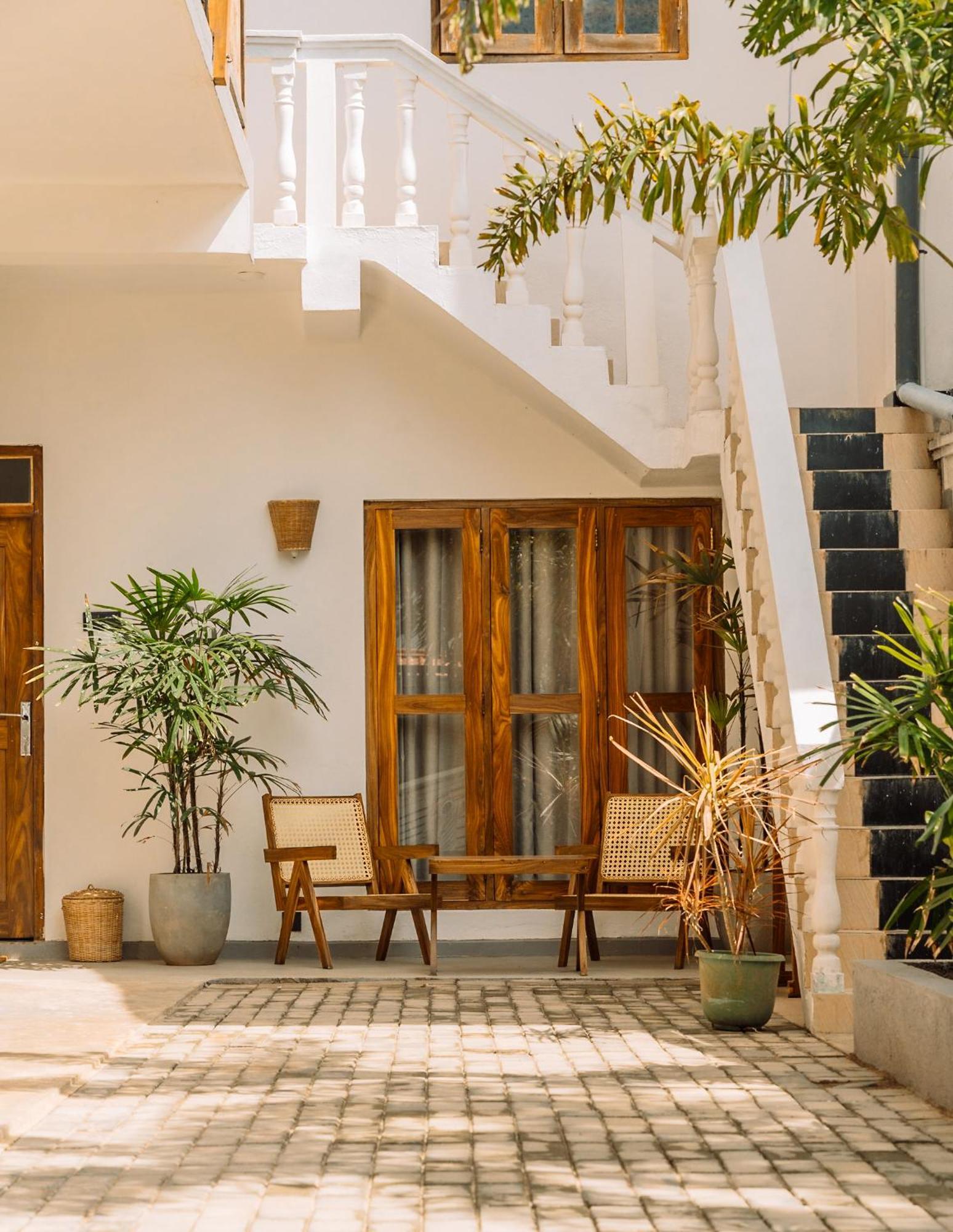 Lucky'S Surf Camp Bed and Breakfast Weligama Exteriör bild