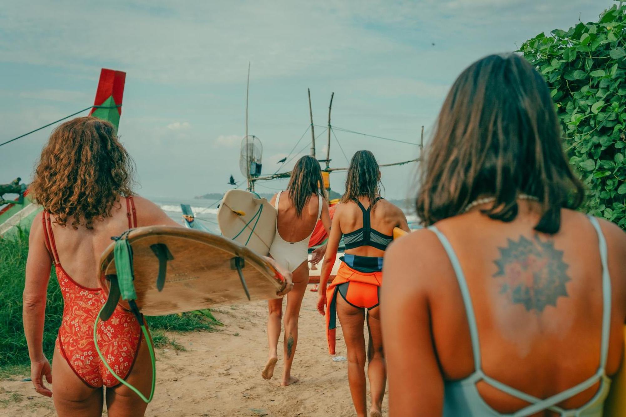 Lucky'S Surf Camp Bed and Breakfast Weligama Exteriör bild