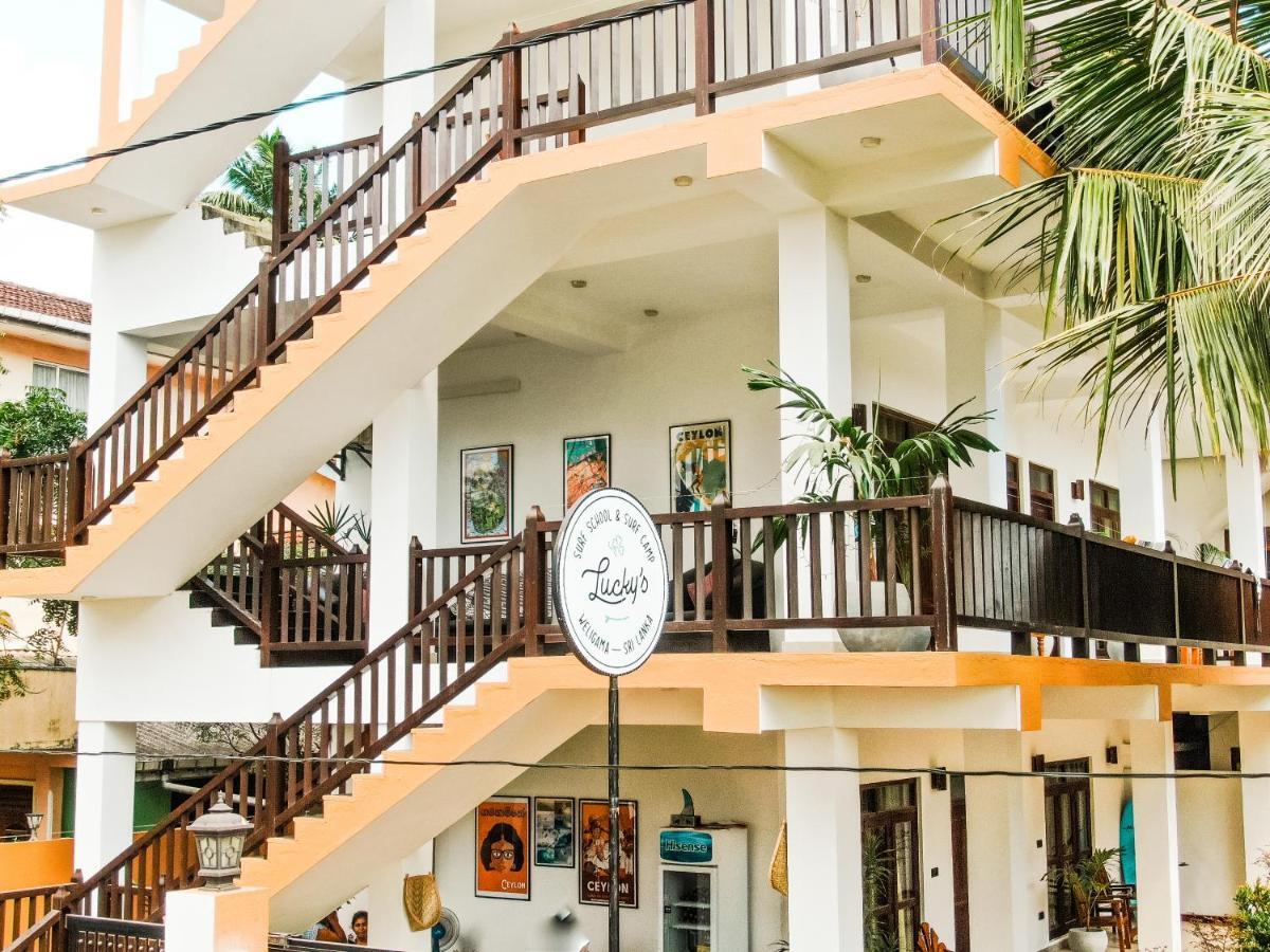Lucky'S Surf Camp Bed and Breakfast Weligama Exteriör bild